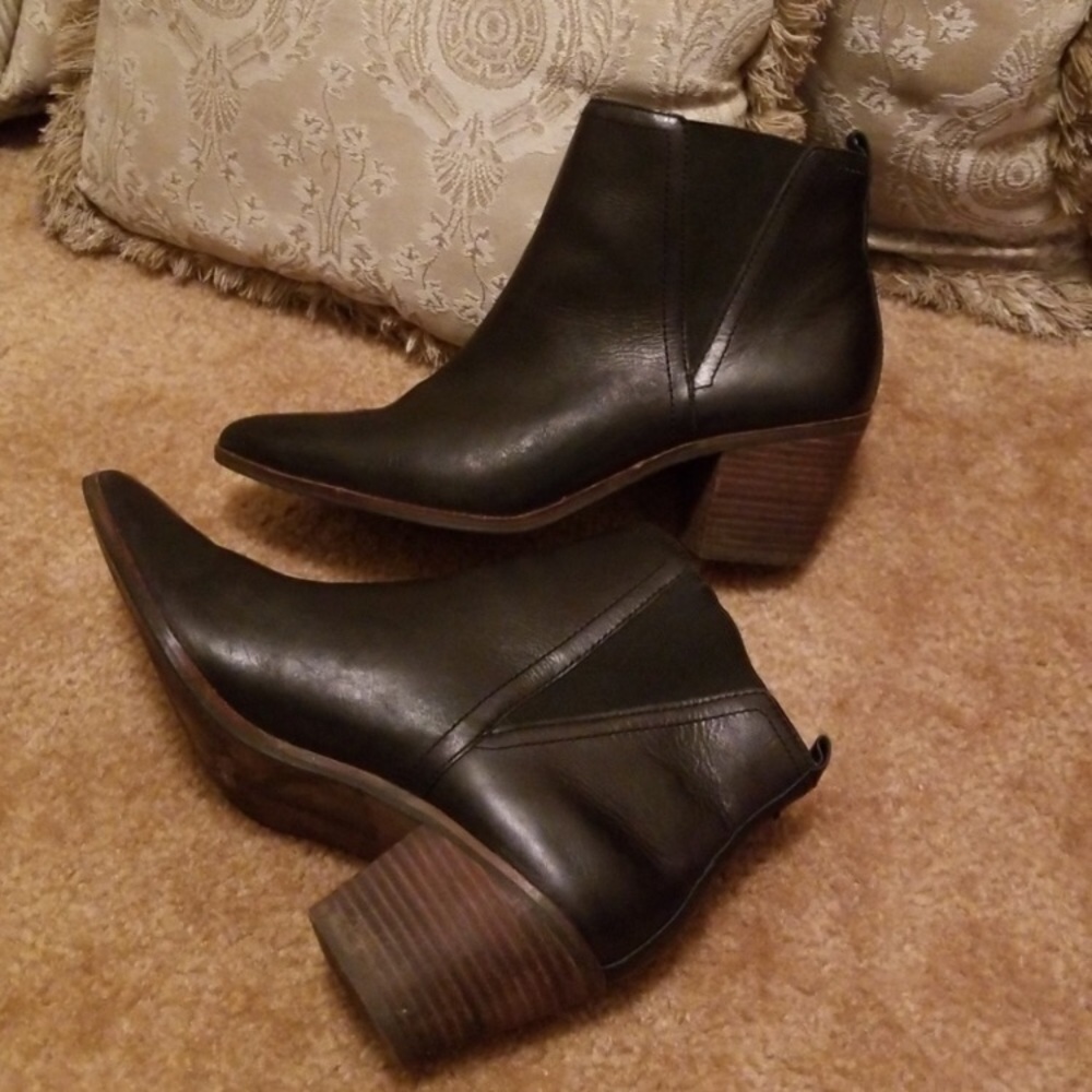 LuckyBrand - Chelsea Lorry boots size 7.5 black